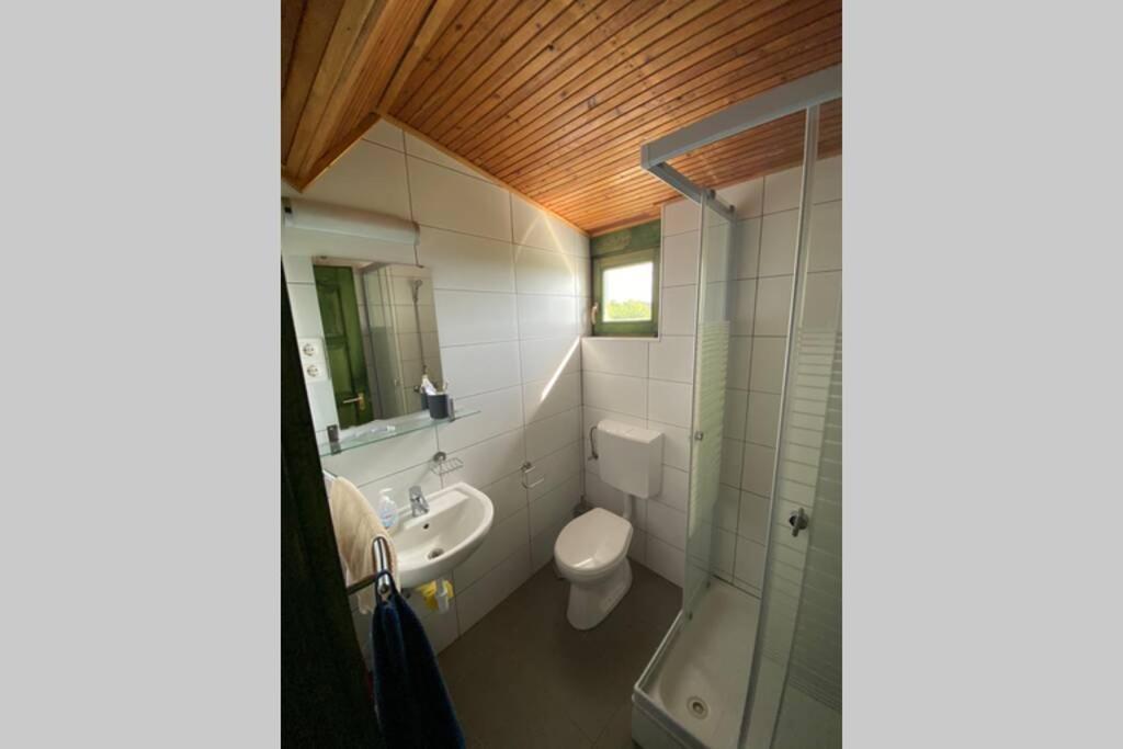 Apartamento Présház a hegytetőn Pécsely Exterior foto